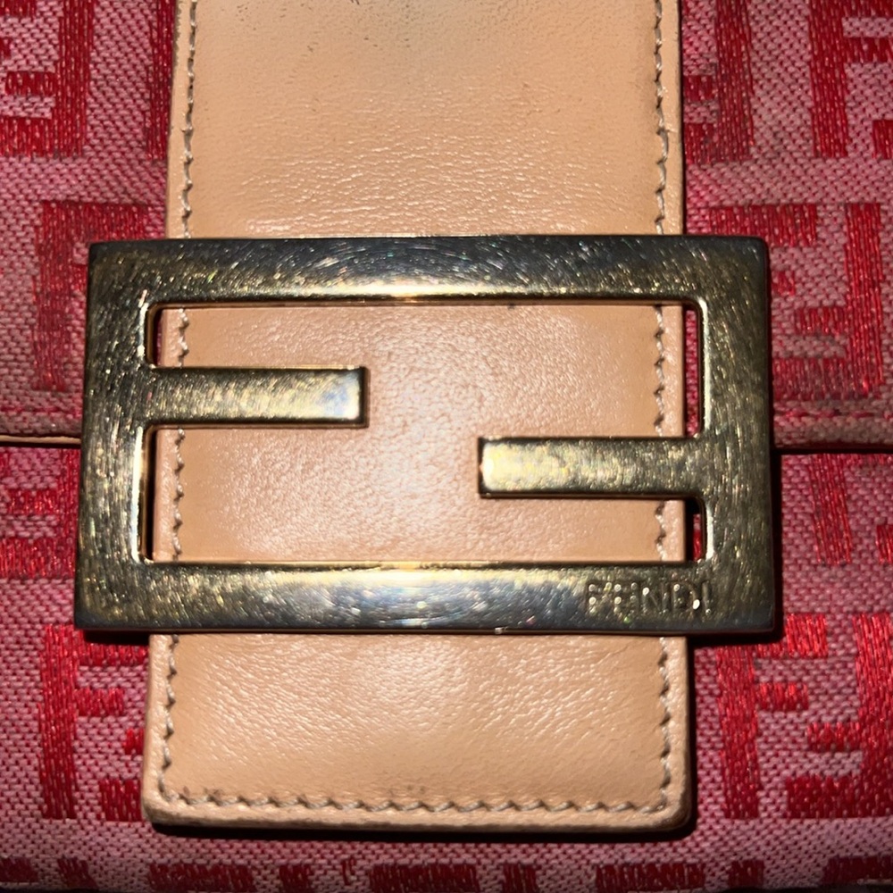 Fendi Red Geometric Clutch with Gold Clasp - Picture 6 of 10